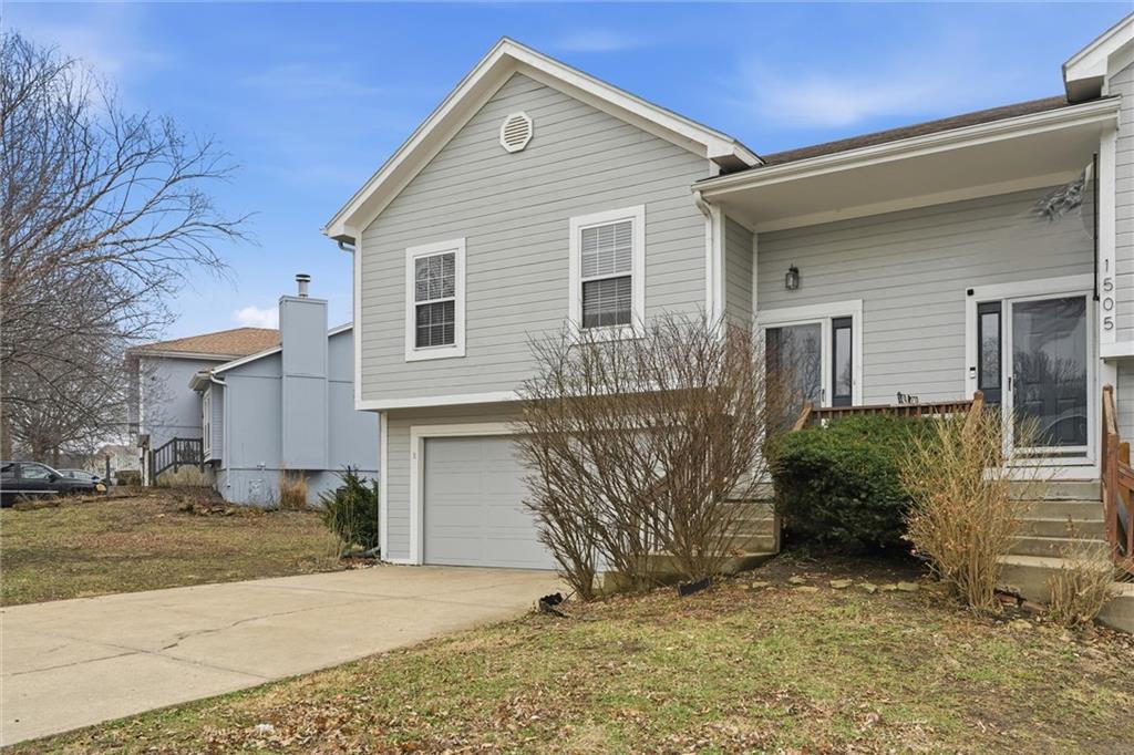 Homes for sale in Olathe, KS | 1507 E 123rd St, Olathe, KS 66061 | MLS# 2605022