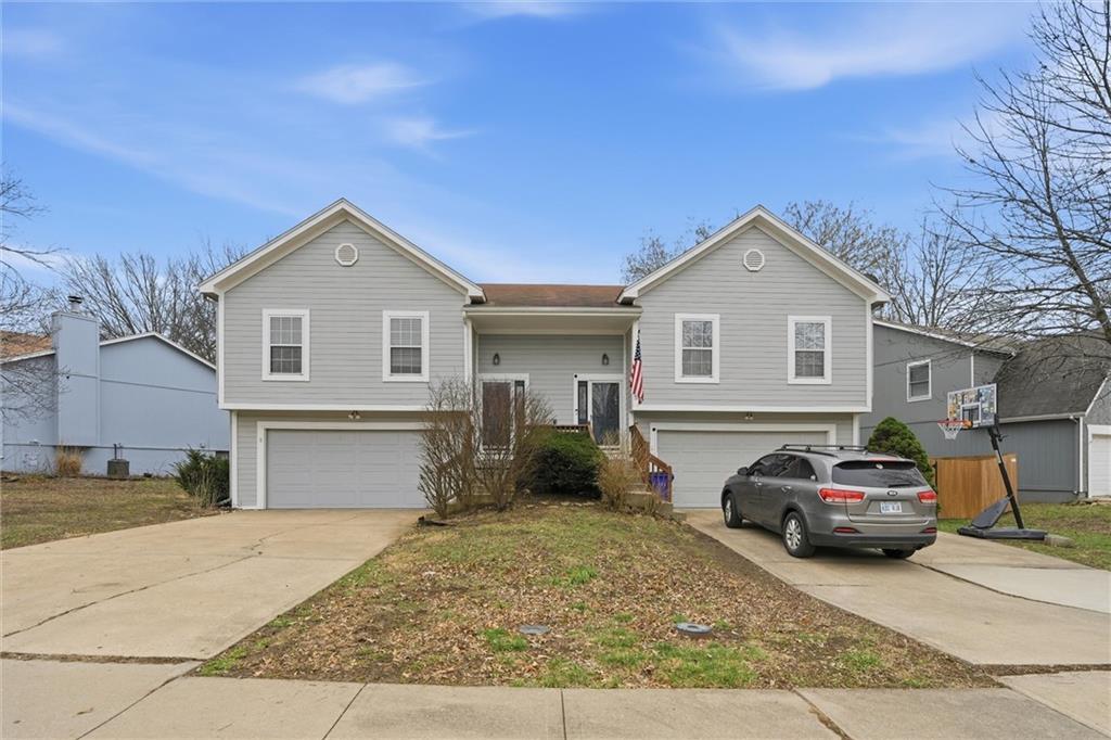 Homes for sale in Olathe, KS | 1507 E 123Rd St, Olathe, KS 66061 | MLS# 2605022