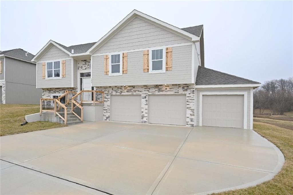 Homes for sale in Dearborn, MO | 109 Johnson Cir, Dearborn, MO 64439 | MLS# 2605086