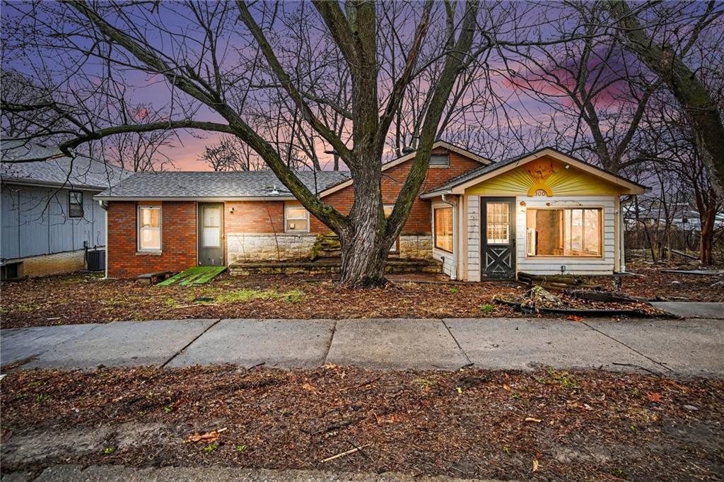 Homes for sale in Smithville, MO | 300 Winner Ave, Smithville, MO 64089 | MLS# 2605098