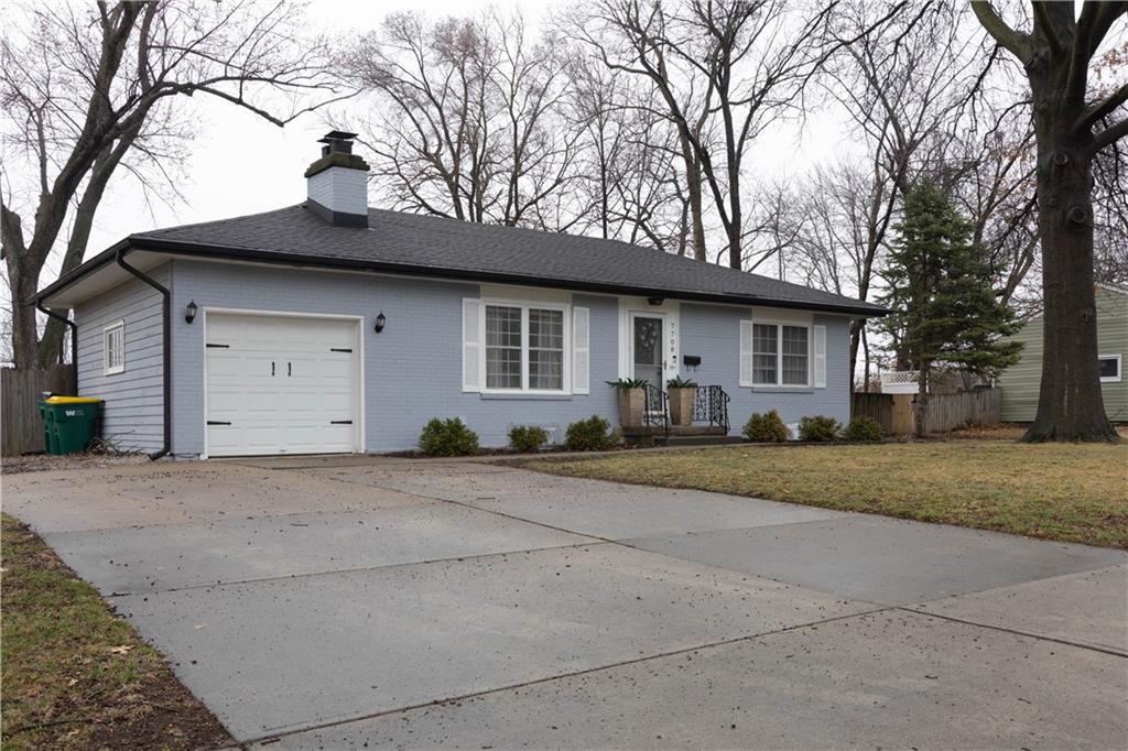 Homes for sale in Overland Park, KS | 7708 W 63 Ter, Overland Park, KS 66202 | MLS# 2605123