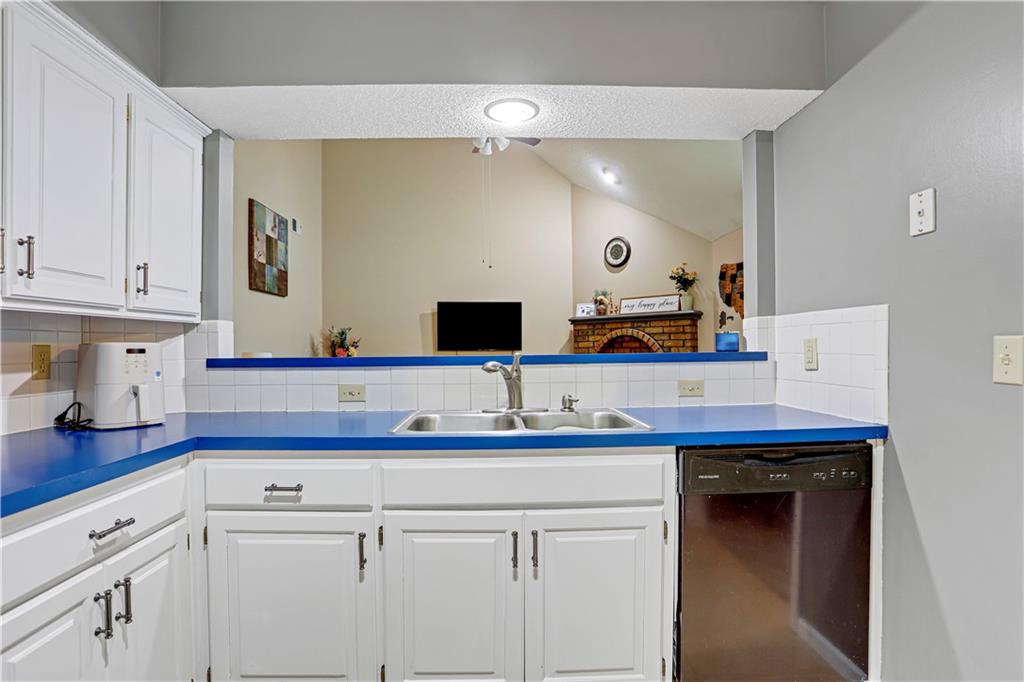 Homes for sale in Shawnee, KS | 13825 W 58Th Ter #6, Shawnee, KS 66216 | MLS# 2605169