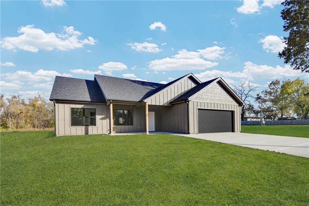 Homes for sale in East Lynne, MO | 501 East St, East Lynne, MO 64743 | MLS# 2605173