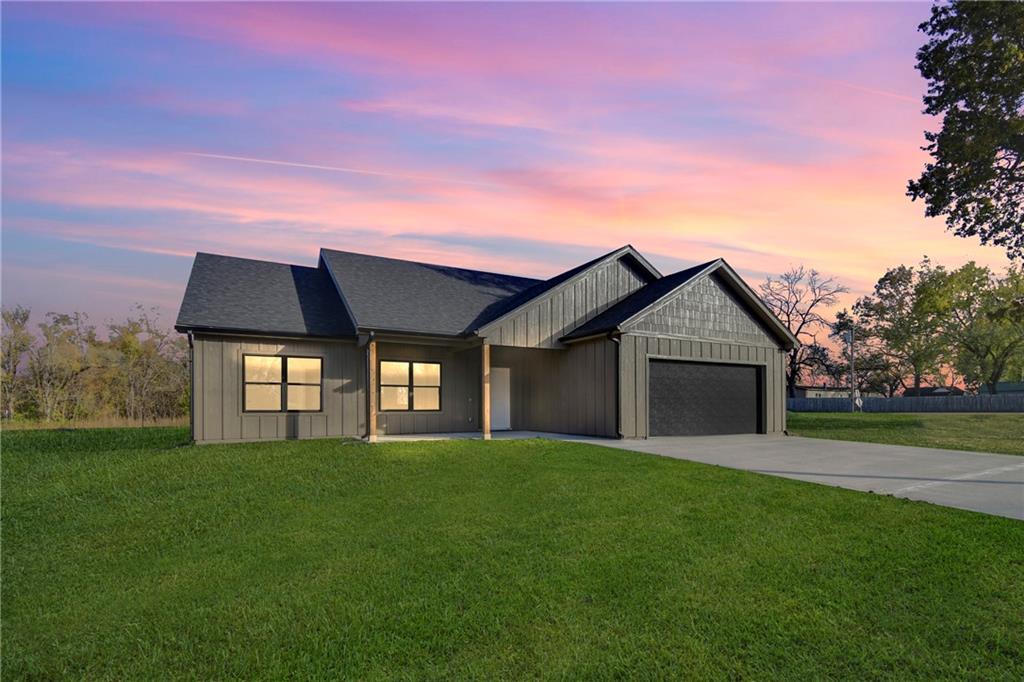 Homes for sale in East Lynne, MO | 501 East St, East Lynne, MO 64743 | MLS# 2605173