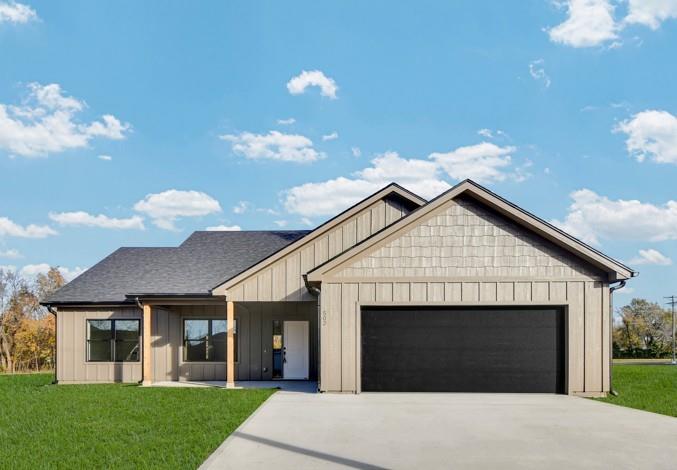 Homes for sale in East Lynne, MO | 501 East St, East Lynne, MO 64743 | MLS# 2605173