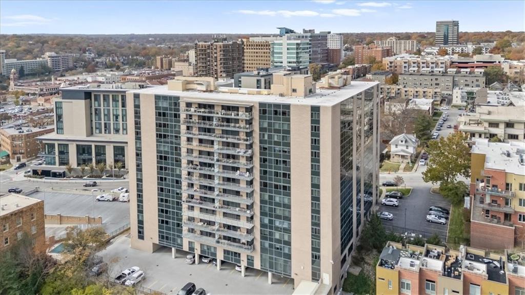 Homes for sale in Kansas City, MO | 4545 Wornall Rd #1110, Kansas City, MO 64111 | MLS# 2605220