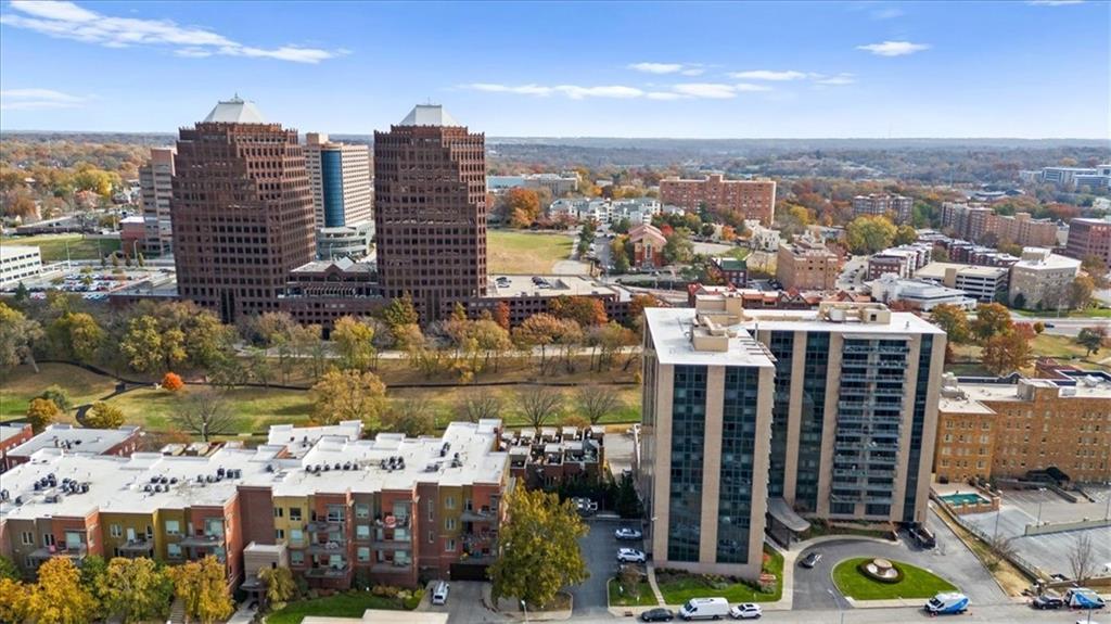 Homes for sale in Kansas City, MO | 4545 Wornall Rd #1110, Kansas City, MO 64111 | MLS# 2605220