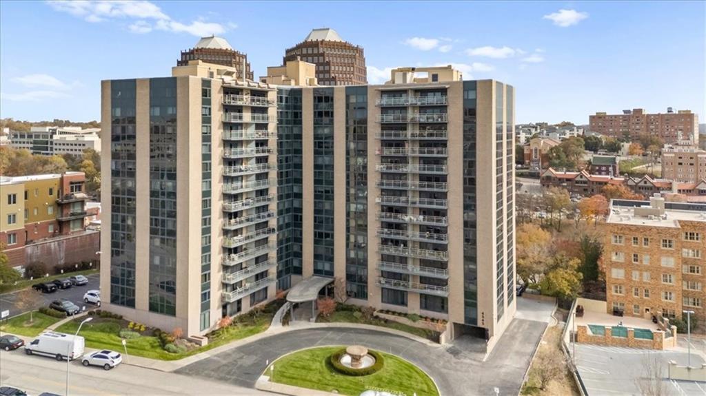 Homes for sale in Kansas City, MO | 4545 Wornall Rd #1110, Kansas City, MO 64111 | MLS# 2605220