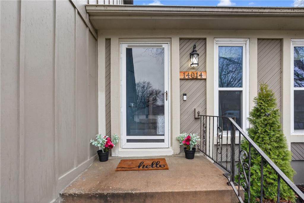 Homes for sale in Olathe, KS | 14014 S Cottonwood Dr, Olathe, KS 66062 | MLS# 2605244