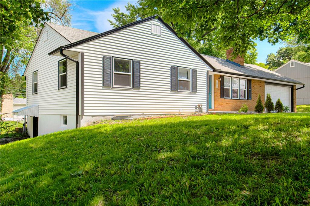 Homes for sale in Kansas City, KS | 7332 Parallel Pkwy, Kansas City, KS 66112 | MLS# 2605478