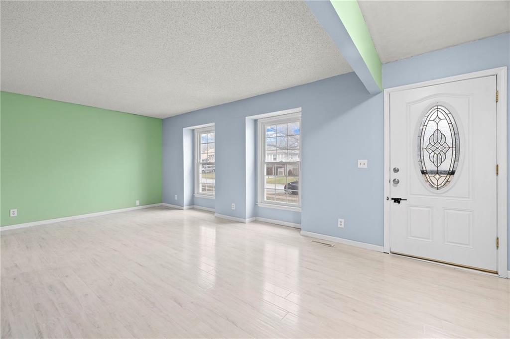 Homes for sale in Olathe, KS | 1818 E 152nd Ter, Olathe, KS 66062 | MLS# 2605559