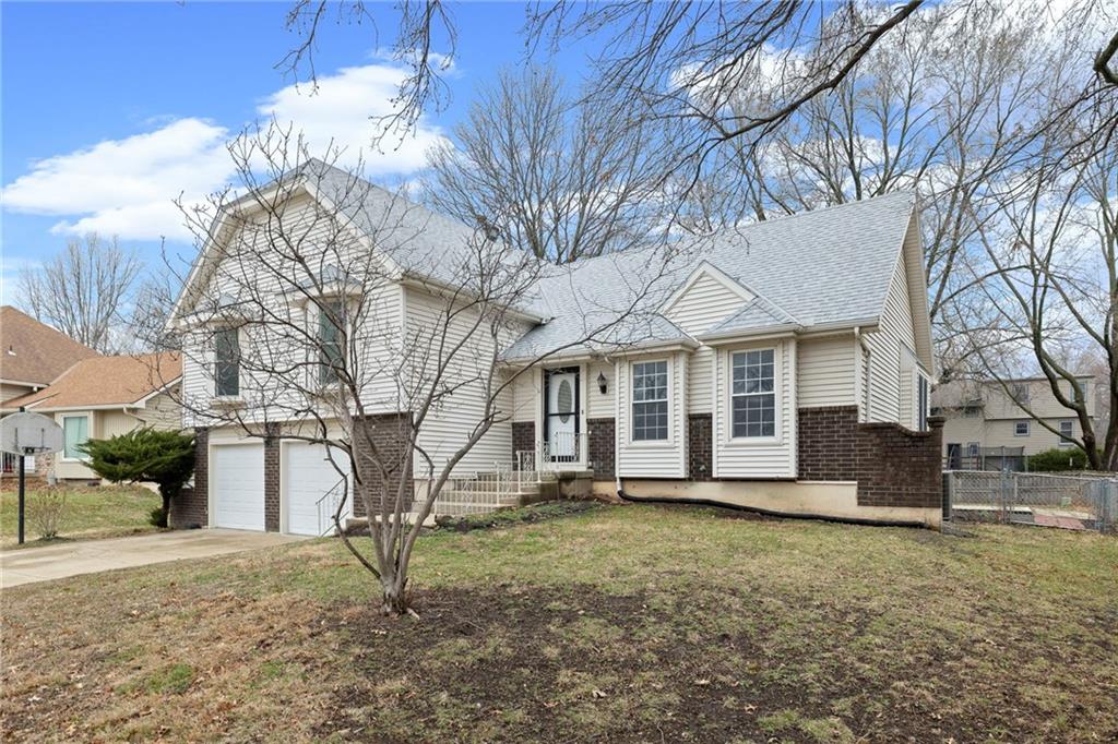 Homes for sale in Olathe, KS | 1818 E 152nd Ter, Olathe, KS 66062 | MLS# 2605559