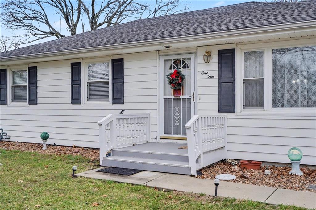 Homes for sale in Wellsville, KS | 110 S Elm St, Wellsville, KS 66092 | MLS# 2605579