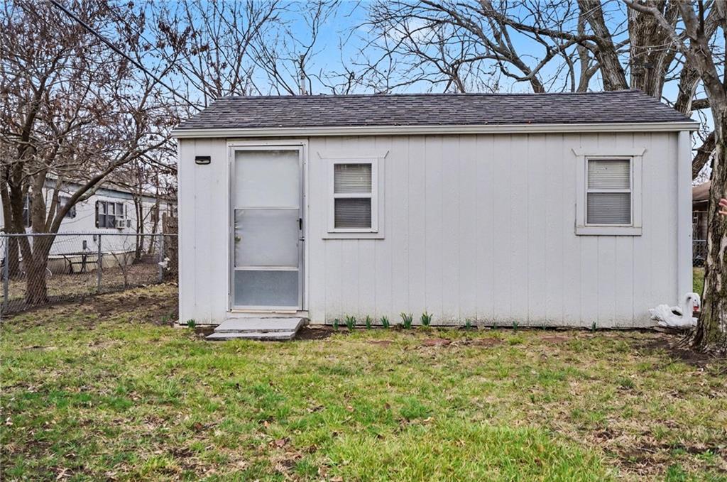 Homes for sale in Wellsville, KS | 110 S Elm St, Wellsville, KS 66092 | MLS# 2605579