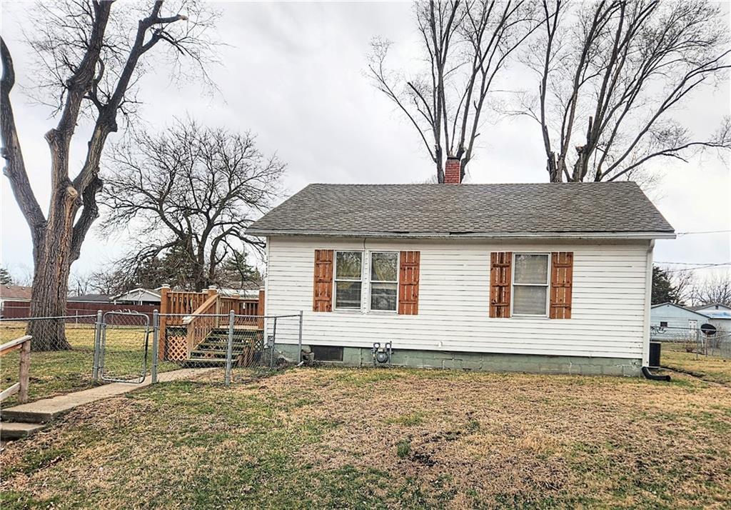 Homes for sale in St Joseph, MO | 1712 Martha St, St Joseph, MO 64504 | MLS# 2605693