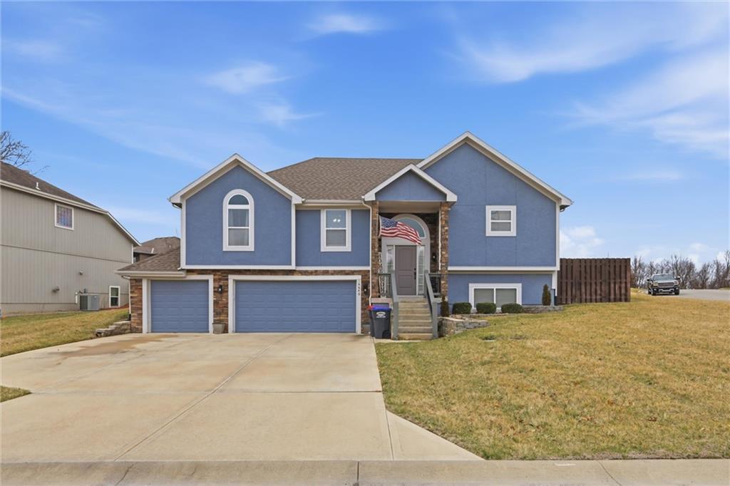 Homes for sale in Basehor, KS | 16640 Ruby Wy, Basehor, KS 66007 | MLS# 2605705