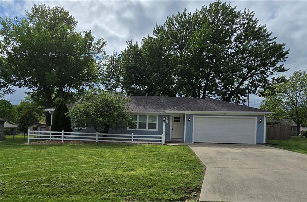 Homes for sale in Clinton, MO | 203 Kristine Ave, Clinton, MO 64735 | MLS# 2605793