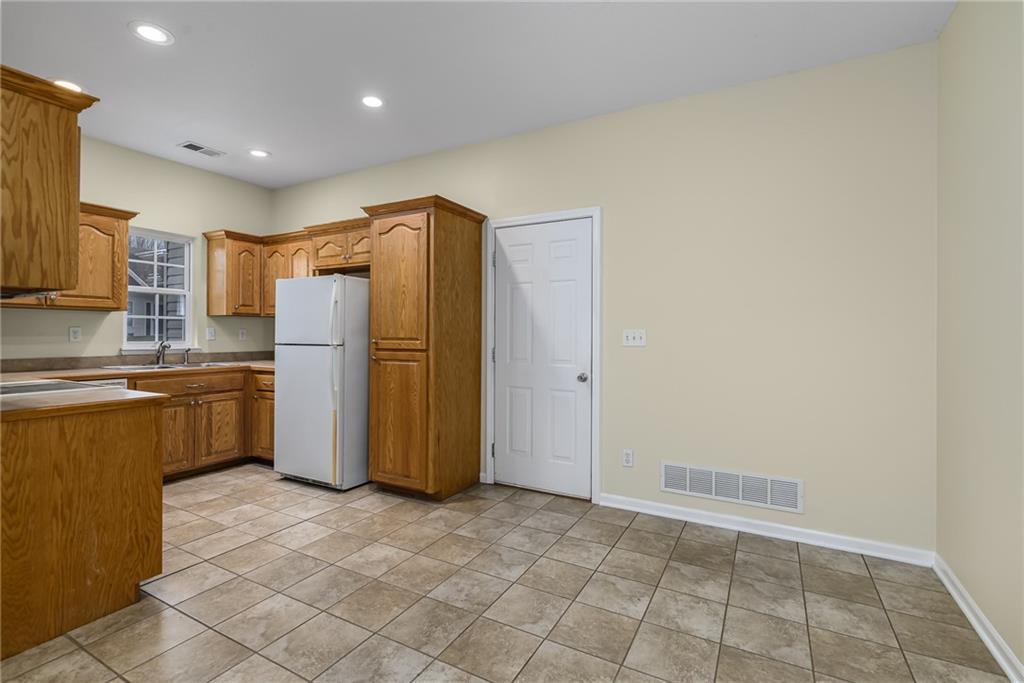 Homes for sale in Tonganoxie, KS | 1860 Fall Creek Dr, Tonganoxie, KS 66086 | MLS# 2605844