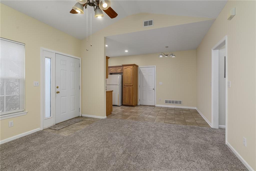 Homes for sale in Tonganoxie, KS | 1860 Fall Creek Dr, Tonganoxie, KS 66086 | MLS# 2605844