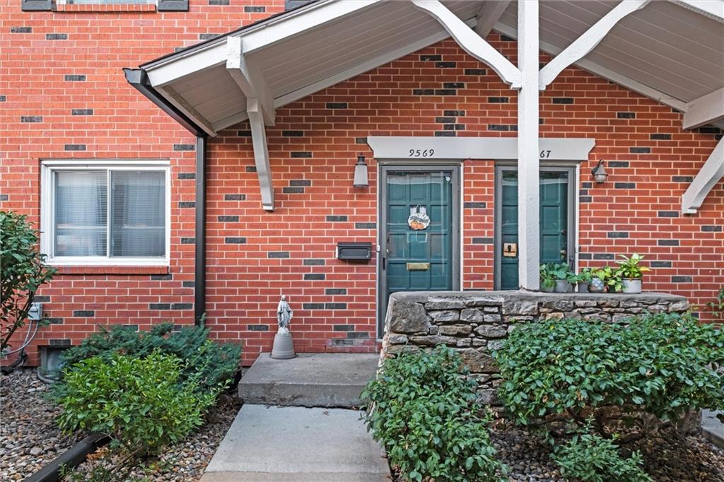 Homes for sale in Overland Park, KS | 9569 Outlook Dr, Overland Park, KS 66207 | MLS# 2605866