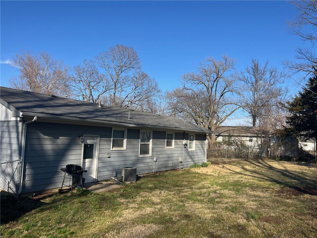 Homes for sale in De Soto, KS | 33915 W 83rd St, De Soto, KS 66018 | MLS# 2605922