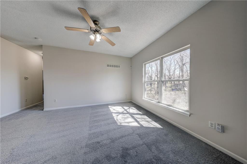 Homes for sale in Kansas City, KS | 3303 N 103Rd Ter, Kansas City, KS 66109 | MLS# 2606668