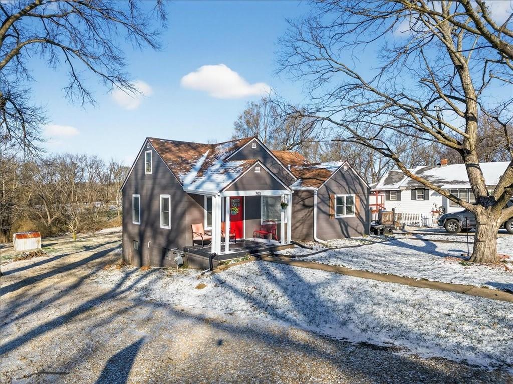 Homes for sale in Bonner Springs, KS | 310 S Bluegrass Dr, Bonner Springs, KS 66012 | MLS# 2606832