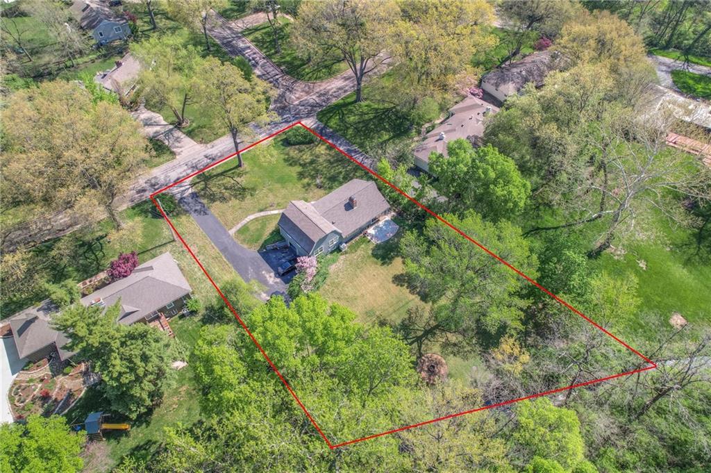 Homes for sale in Leawood, KS | 2341 W 98 St, Leawood, KS 66206 | MLS# 2607009