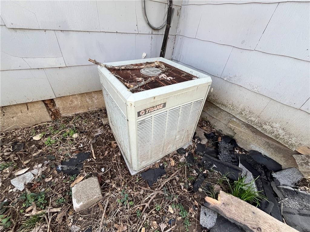 Homes for sale in Kansas City, MO | 3224 Lister Ave, Kansas City, MO 64128 | MLS# 2607101