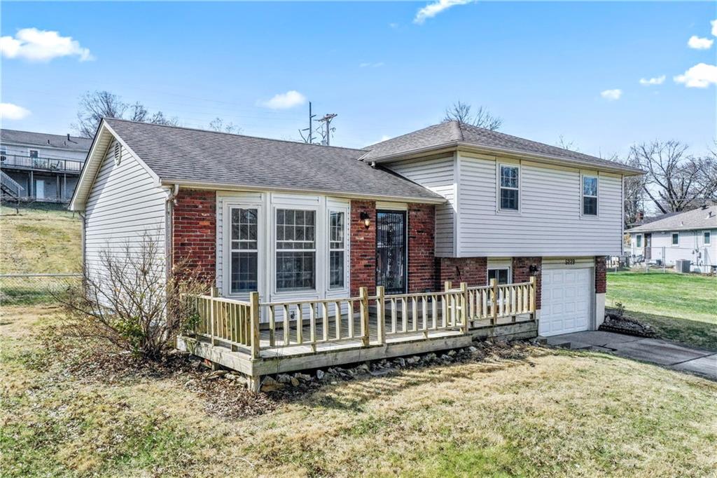 Homes for sale in Kansas City, KS | 5229 Lakewood St, Kansas City, KS 66106 | MLS# 2607124