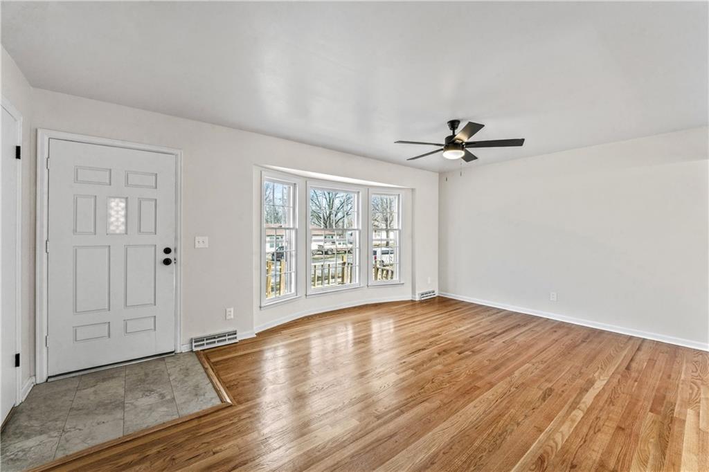 Homes for sale in Kansas City, KS | 5229 Lakewood St, Kansas City, KS 66106 | MLS# 2607124