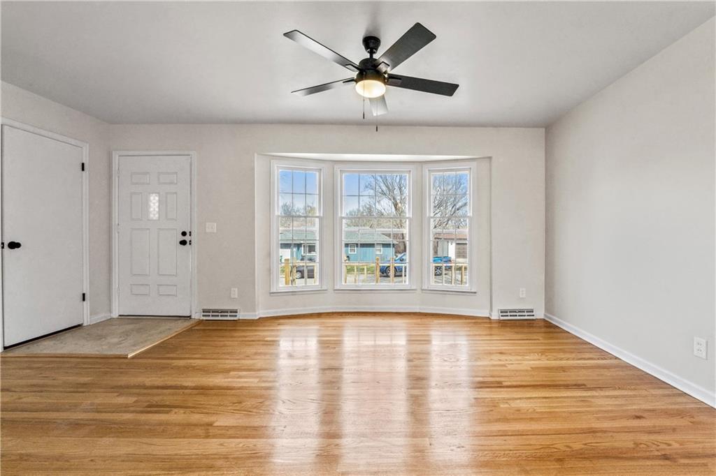 Homes for sale in Kansas City, KS | 5229 Lakewood St, Kansas City, KS 66106 | MLS# 2607124