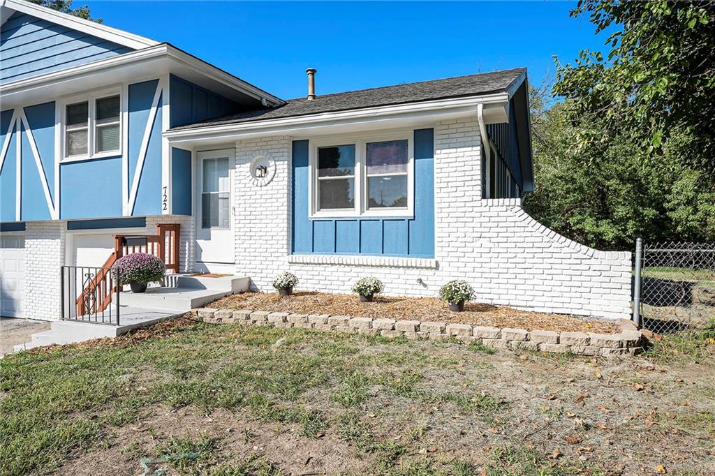 Homes for sale in Olathe, KS | 722 S Central St, Olathe, KS 66061 | MLS# 2607205