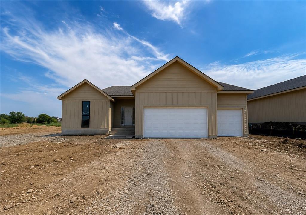 1st image of 19317 Skyview Ln, Spring Hill, KS 66083 | MLS# 2607349