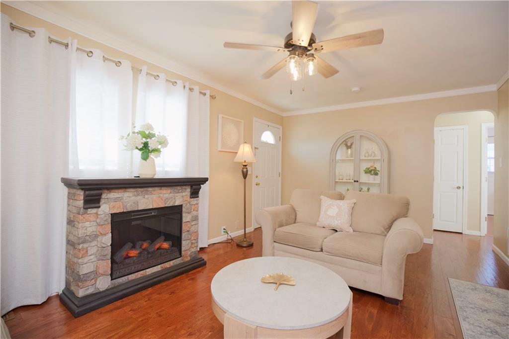 Homes for sale in Lansing, KS | 215 E Mary St, Lansing, KS 66043 | MLS# 2607376