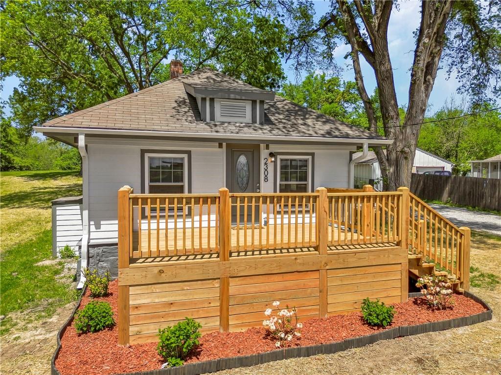 Homes for sale in Kansas City, MO | 2308 Nw 53rd Ter, Kansas City, MO 64151 | MLS# 2607622