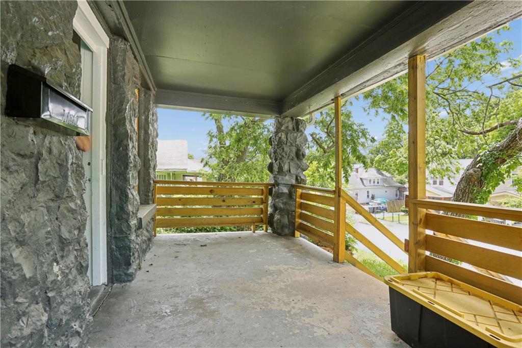 Homes for sale in Kansas City, MO | 3731 Olive St, Kansas City, MO 64109 | MLS# 2607678