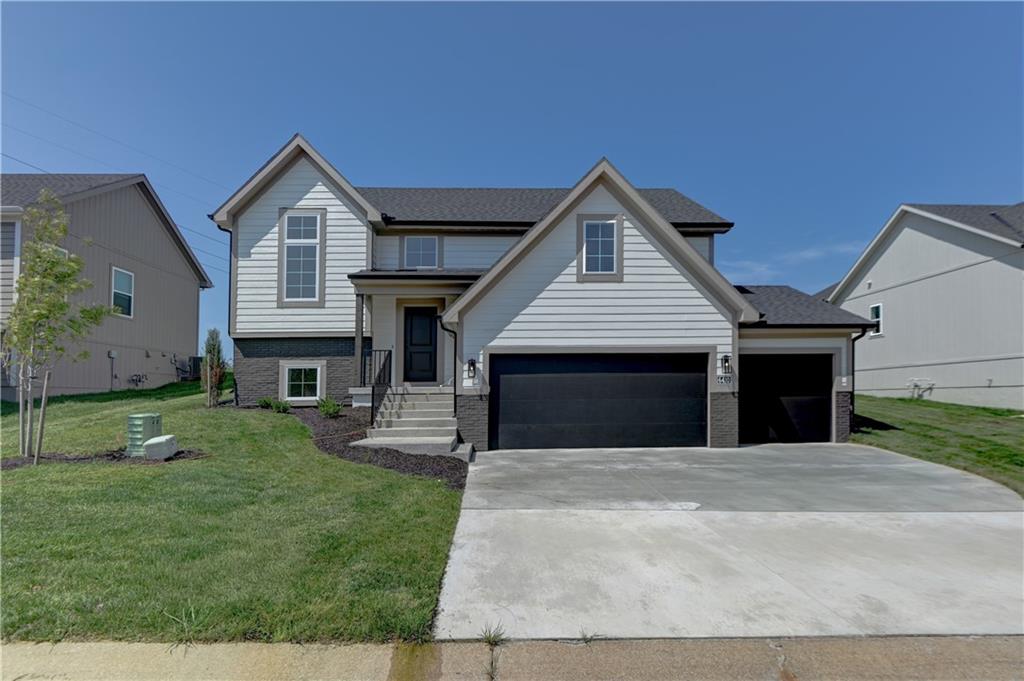 1st image of 6410 Nw 98th St, Kansas City, MO 64154 | MLS# 2608781