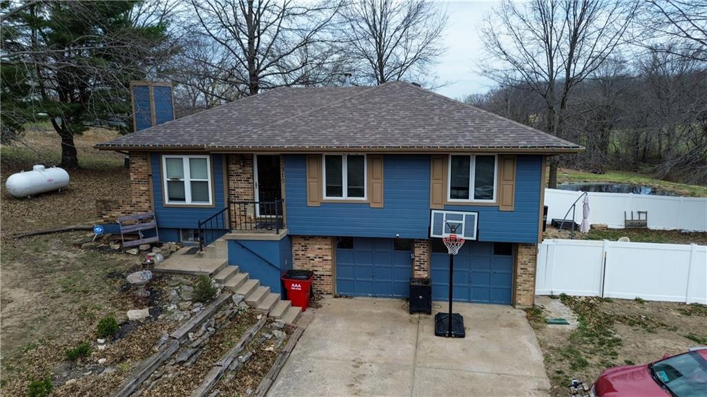 Homes for sale in Oak Grove, MO | 32910 E Oak Hill School Rd, Oak Grove, MO 64075 | MLS# 2608871