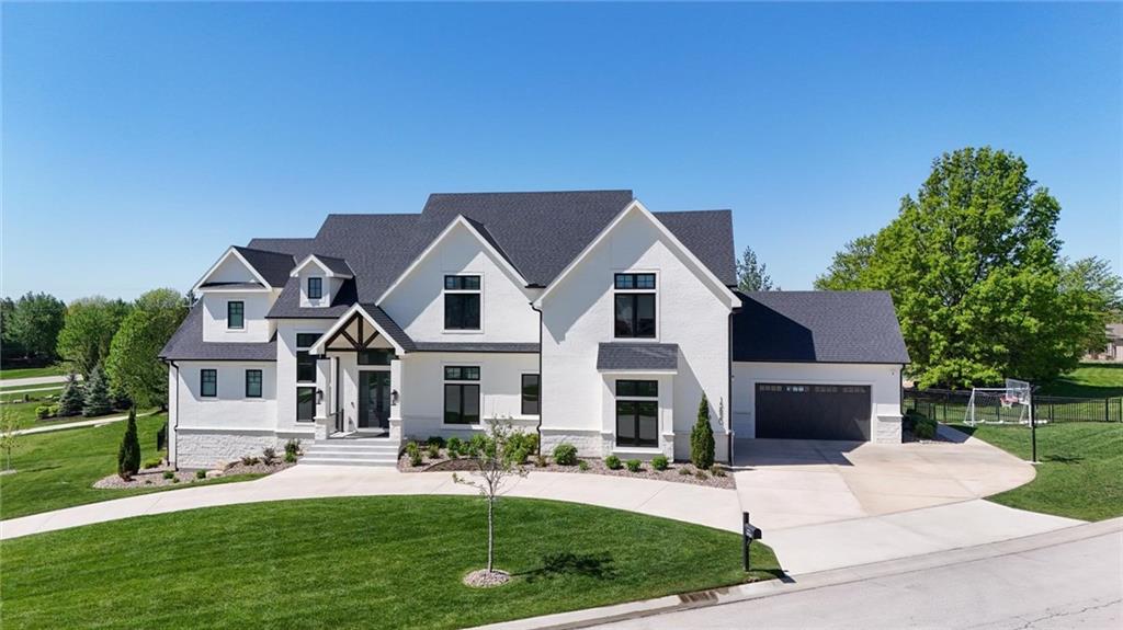 Homes for sale in Overland Park, KS | 15820 Oakmont St, Overland Park, KS 66221 | MLS# 2609214