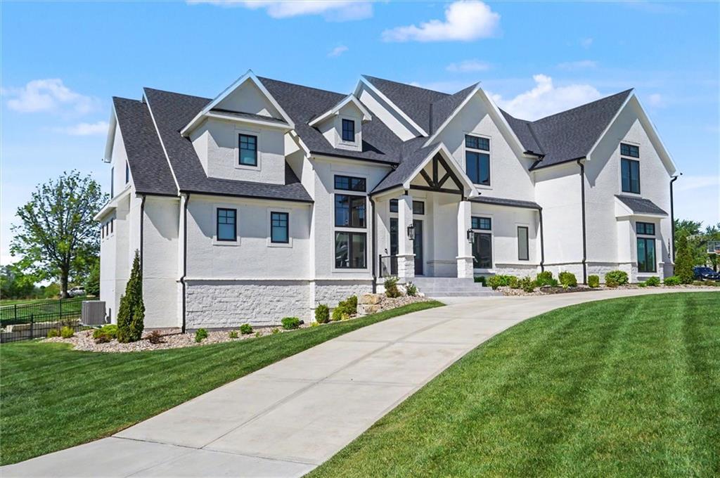 Homes for sale in Overland Park, KS | 15820 Oakmont St, Overland Park, KS 66221 | MLS# 2609214