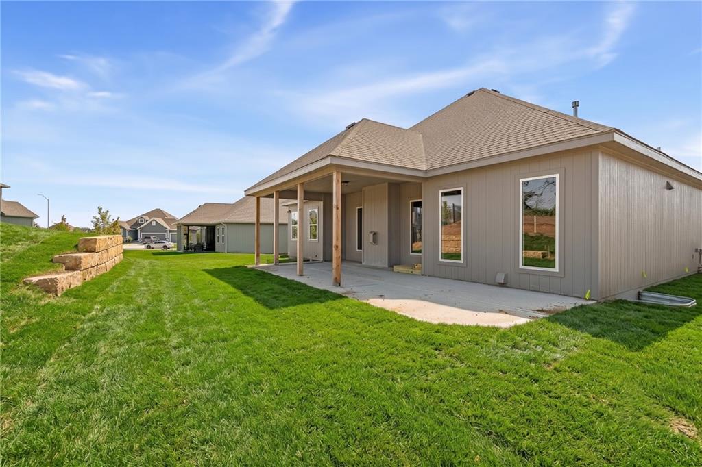 2nd image of 7000 Ne 102 Nd Ct, Kansas City, MO 64156 | MLS# 2609274