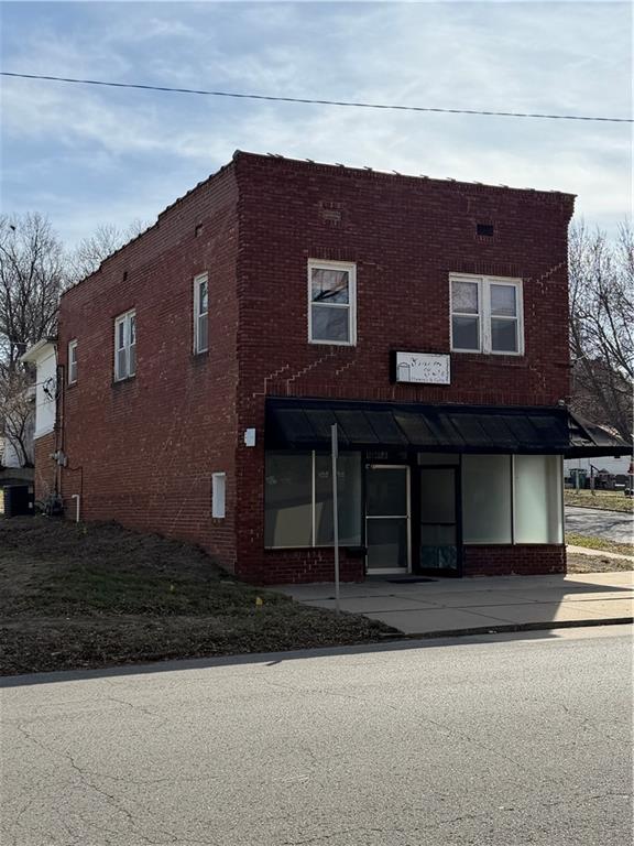 2nd image of 3002 Lafayette St, Saint Joseph, MO 64507 | MLS# 2609376