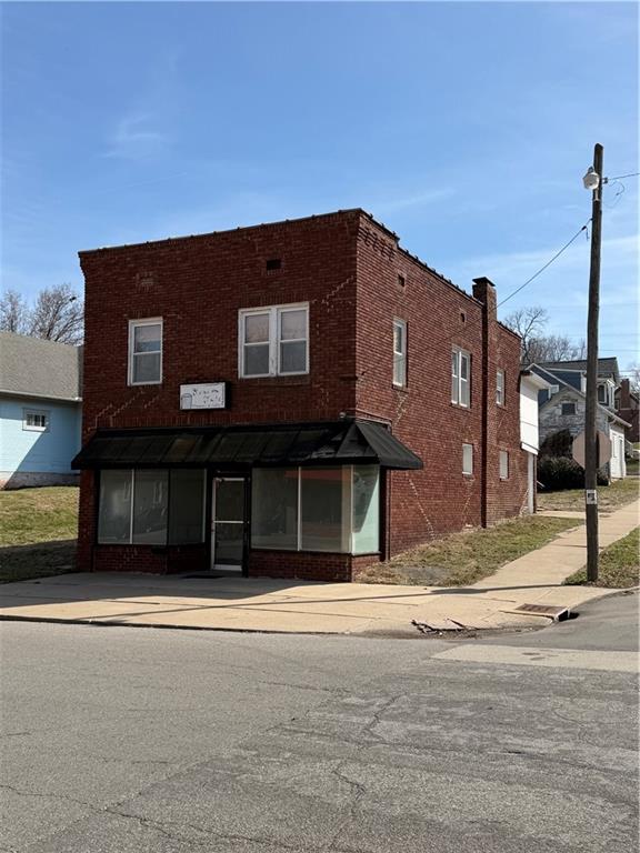 3rd image of 3002 Lafayette St, Saint Joseph, MO 64507 | MLS# 2609376