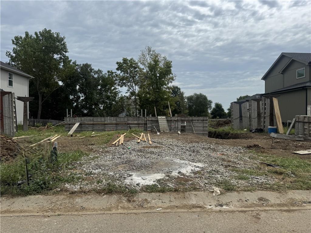 2nd image of 20779 Emerald St, Spring Hill, KS 66083 | MLS# 2610165
