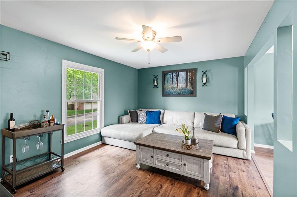 Homes for sale in Parkville, MO | 6817 Nw Pleasant View Dr, Parkville, MO 64152 | MLS# 2610421