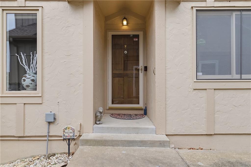 2nd image of 12025 Hemlock St, Overland Park, KS 66213 | MLS# 2610429