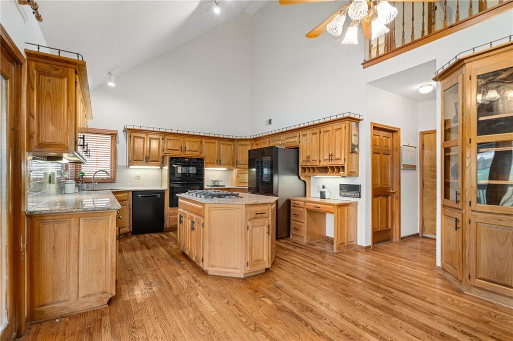 5th image of 5826 Oakview St, Shawnee, KS 66216 | MLS# 2612161