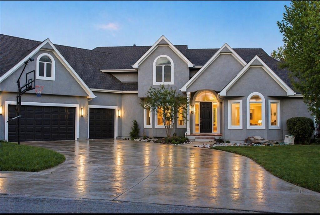 1st image of 601 Sw Forestpark Ln, Lees Summit, MO 64081 | MLS# 2612352
