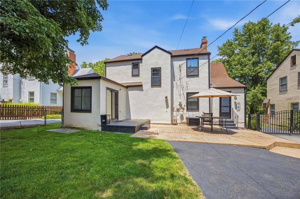 30th image of 1207 W Gregory Blvd, Kansas, MO 64114 | MLS# 2612487